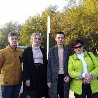 На осенних каникулах учащиеся 11 класса провели фотосессию в Комсомольском парке